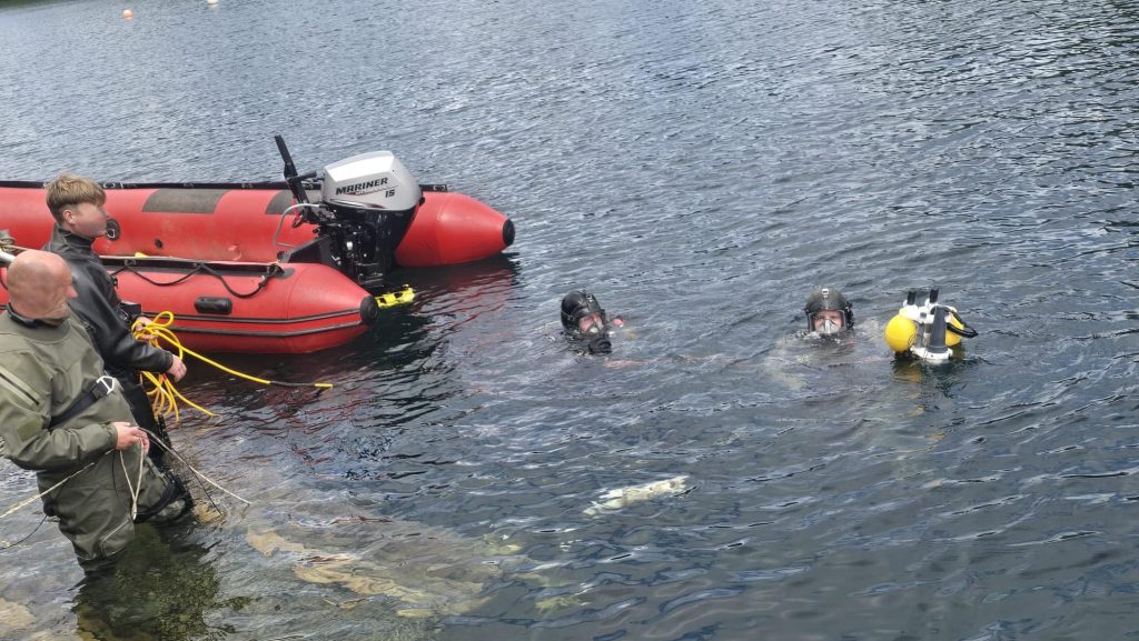 Alford Training maritime EOD divers deploying Buoyant Mine Attachment (BMA) during underwater EOD training