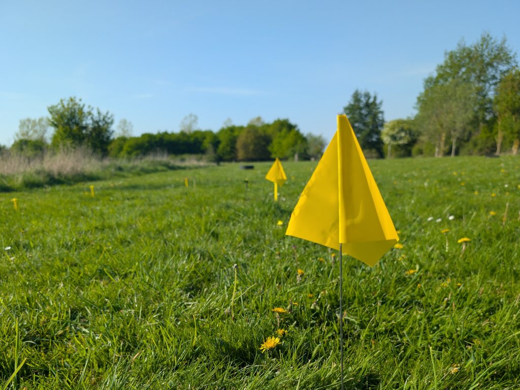 KiT-X flag markers yellow
