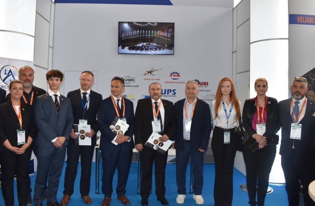 Representatives from Alford Technologies, S. Carfil SA and MATE-FIN