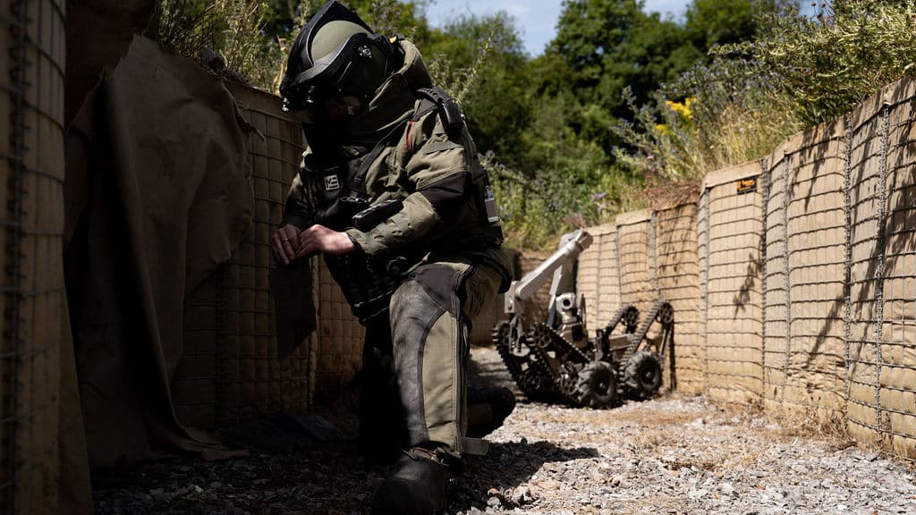 An EOD operator engaged in serials with Alford Training